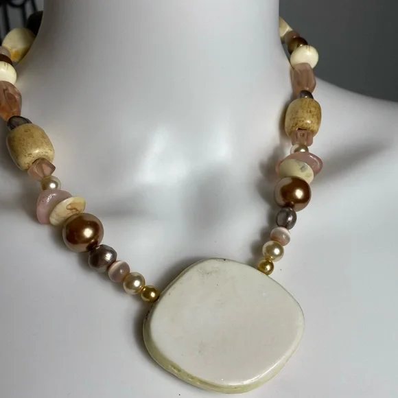 Vintage Japanese porcelain necklace, resin wood beads & pearl 1980 - Picture 6 of 6